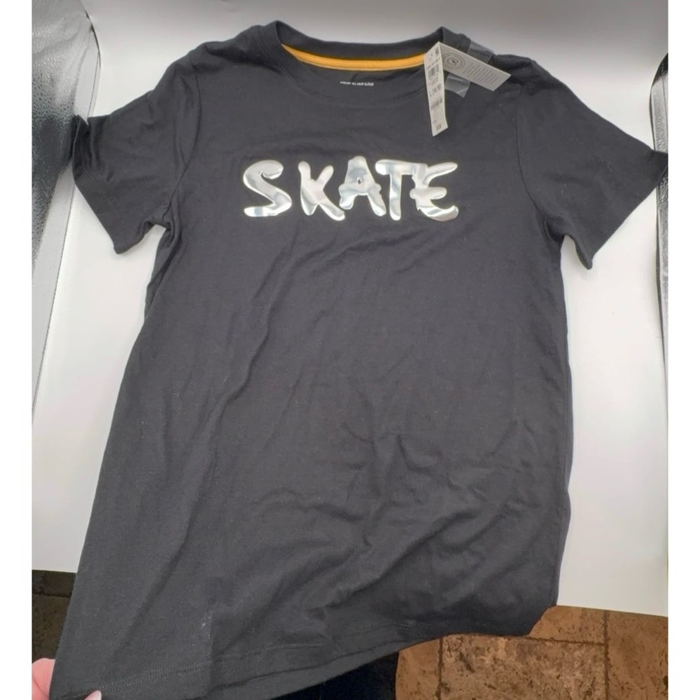 NEW boys size large (14/16) Epic Threads black skate boarding tshirt.